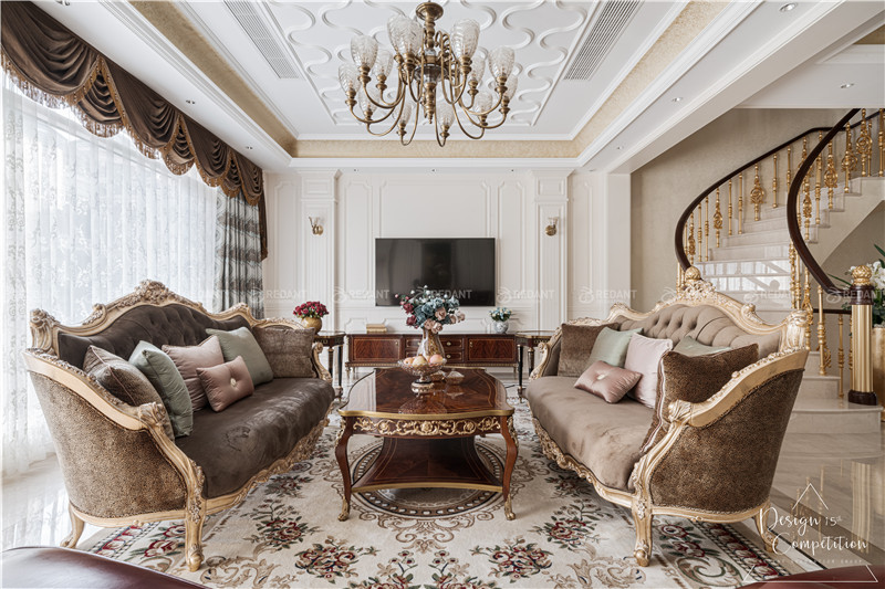 梨花风起正清明，恰得装修逢其时